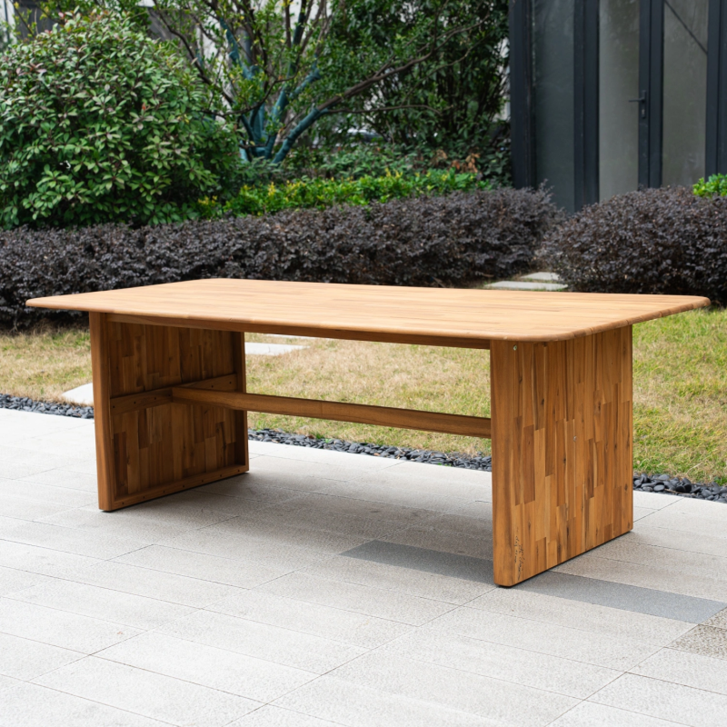 Outdoor Dining Tables